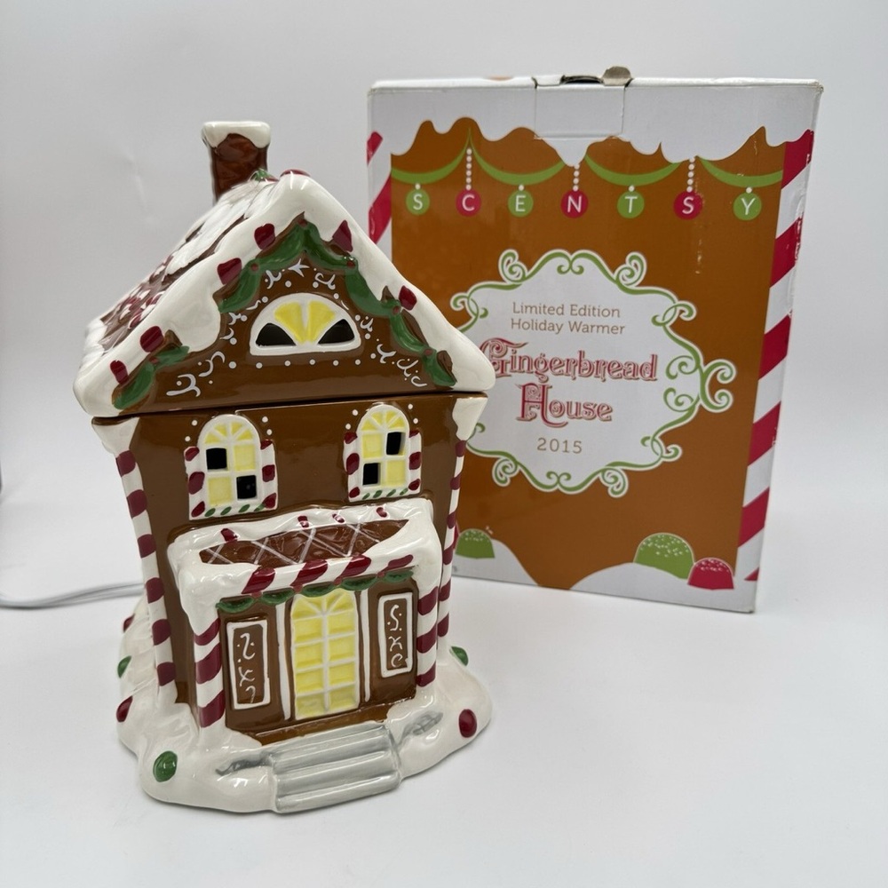 The Christmas Limited Edition Scentsy Gingerbread House Warmer 2015- NEW- $75